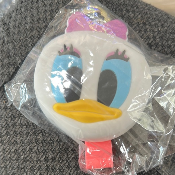 Disney Daisy Duck Cartoon Anime Coin Purse with Keychain - Picture 3 of 4